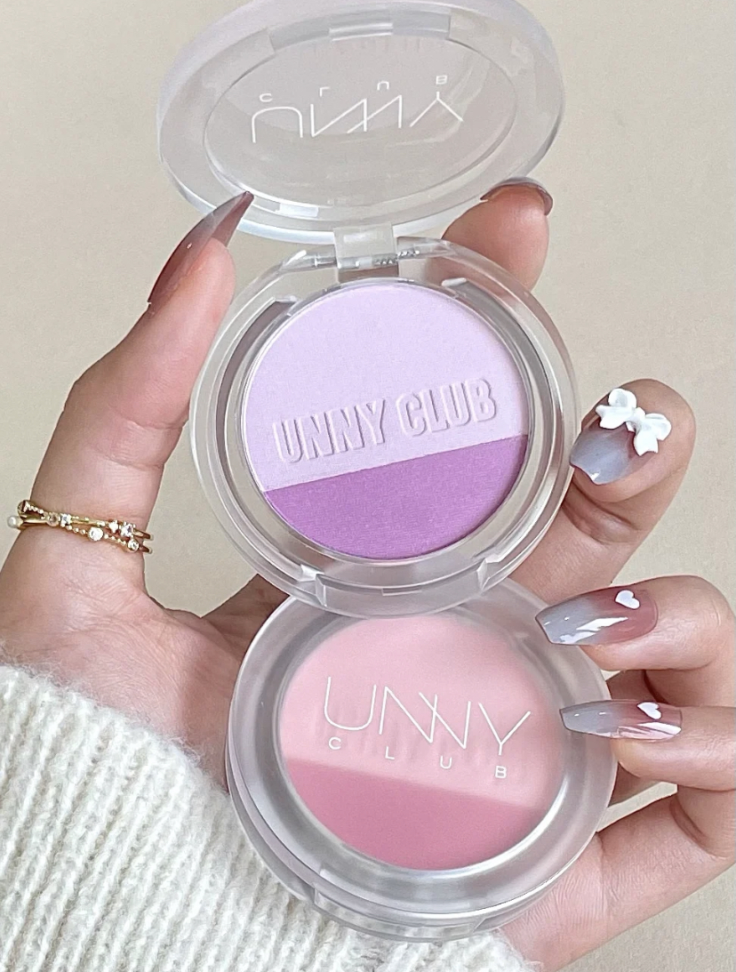 这款小巧可爱的双色腮红很适合新手用!