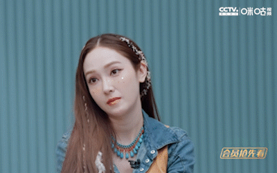 郑秀妍见状直接使出必杀技一个可怜巴巴的眼神飞过去