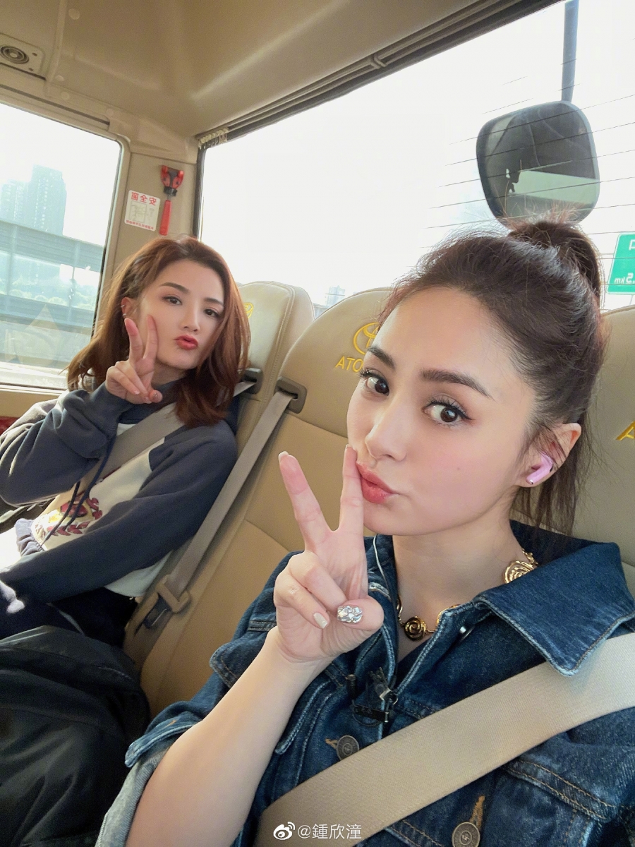 明明是三人组的互动,但节目组却把它剪辑成两人组