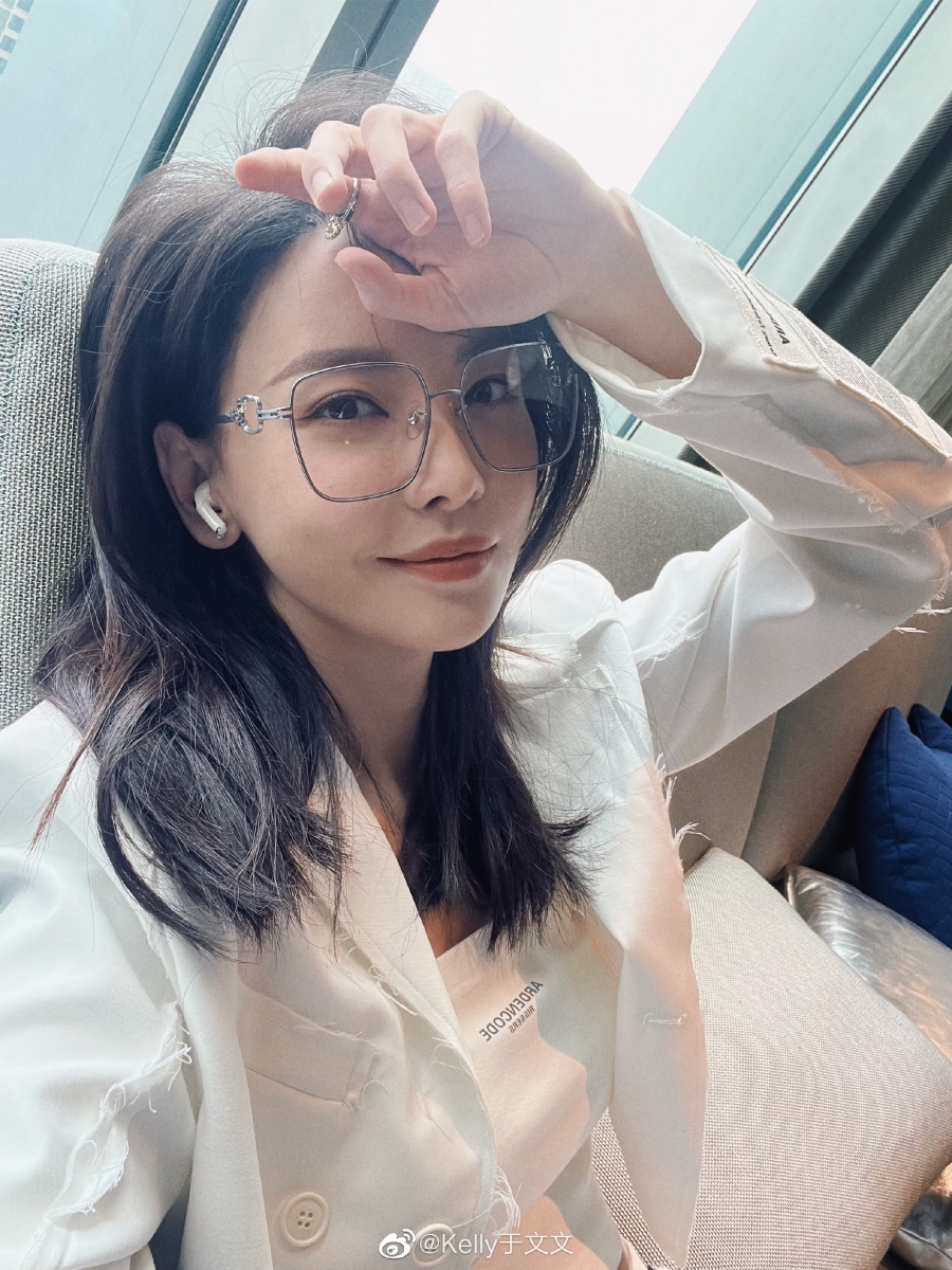 难道是从拽姐转成虐恋剧本了