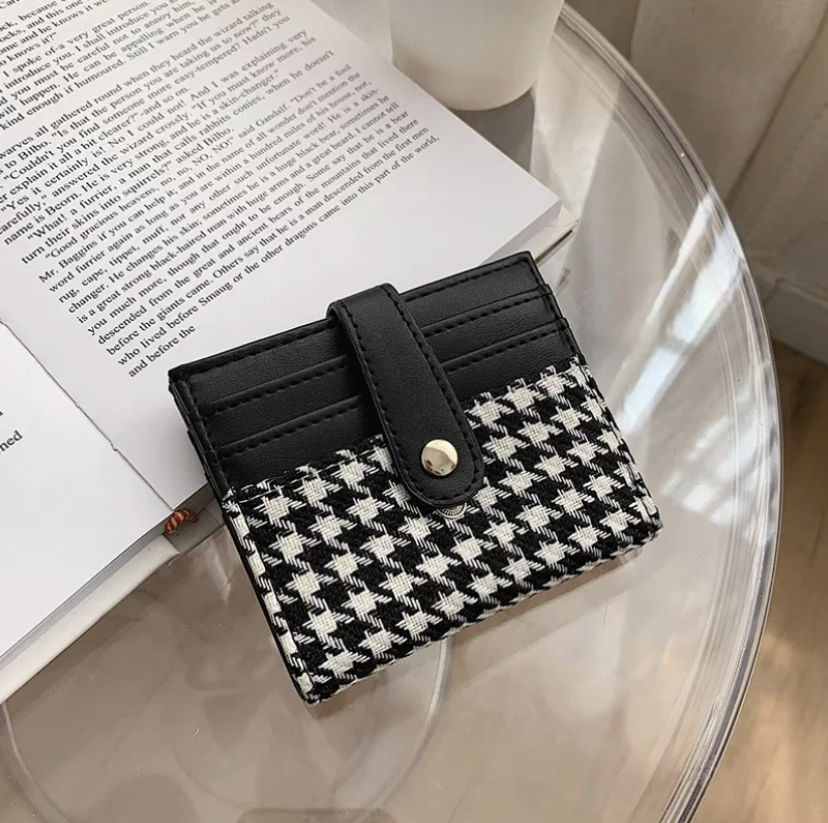 经典有高级的千鸟格设计有一种小香风~