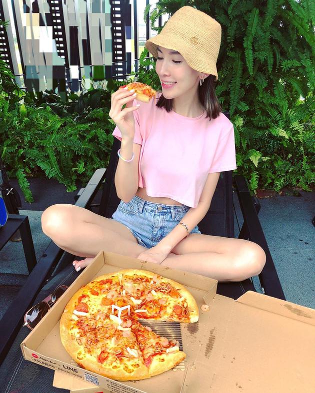 甚至还招摇说陈若仪本来就是林志颖的粉丝,于是就利用这个身份来接近他。