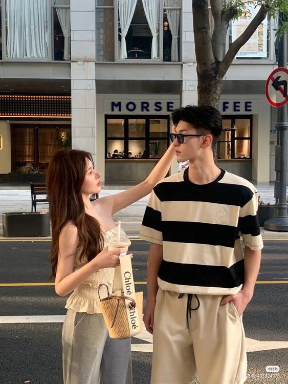 对另一半的关心不只是用嘴说,应该直接做出行动让对方看见。