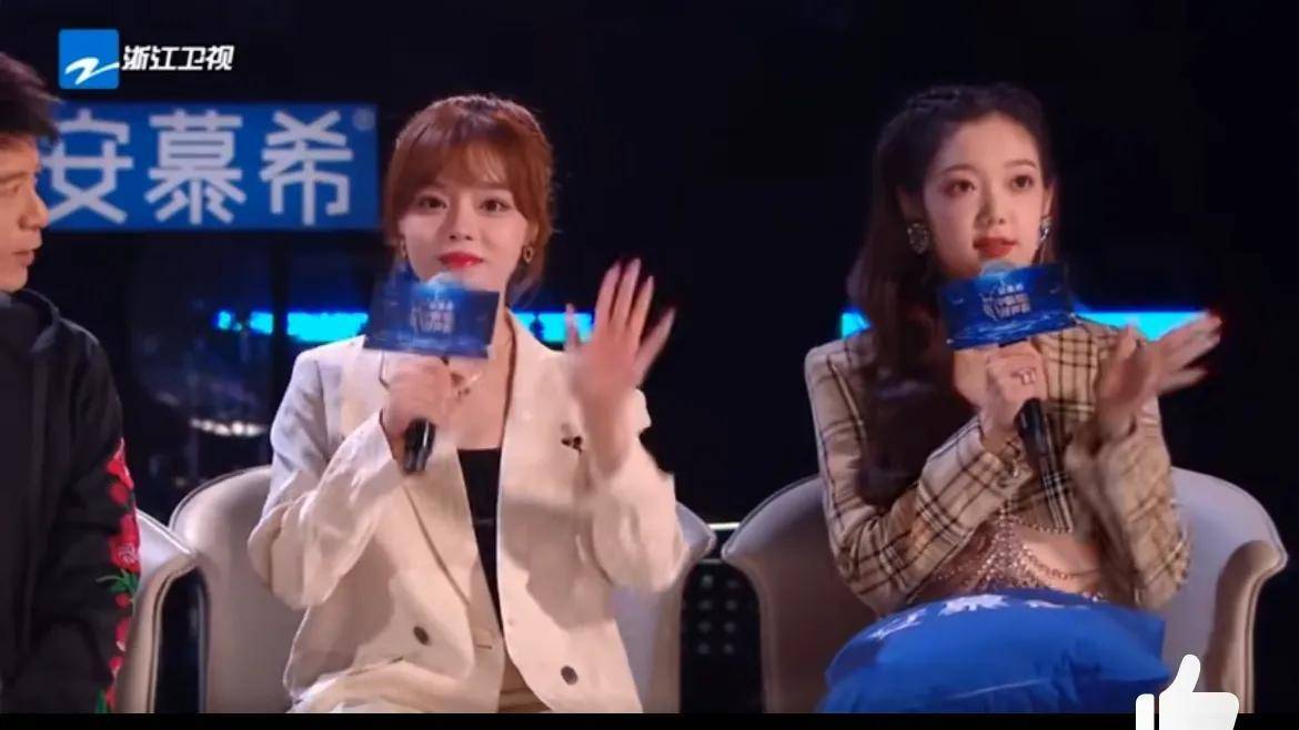 不过却有观众吐槽,不明白她们到底是为了什么才出现在这里?