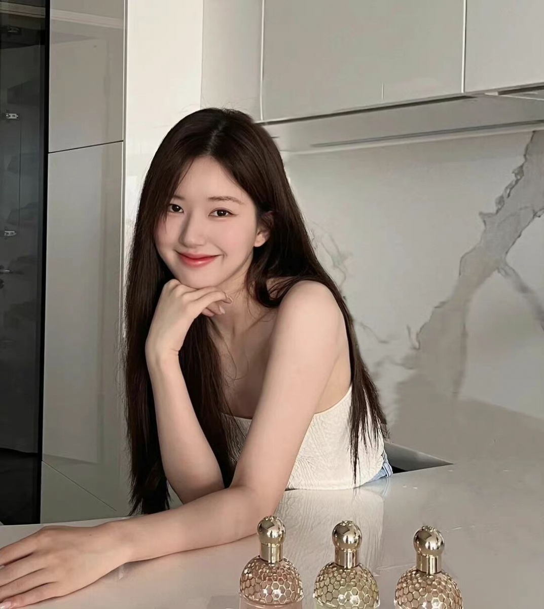 保湿精华加乳霜简单保养