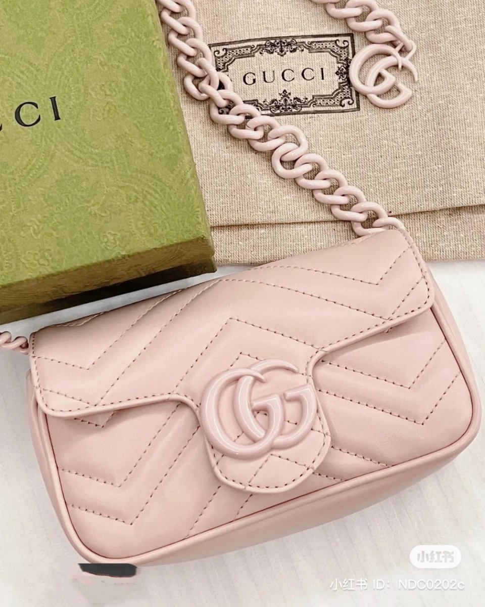 Gucci Marmont 系列也深得女孩们的喜爱