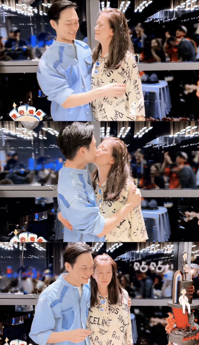 蜡烛全部吹灭后,两人更是默契度十足对望,上演浪漫的相拥之吻