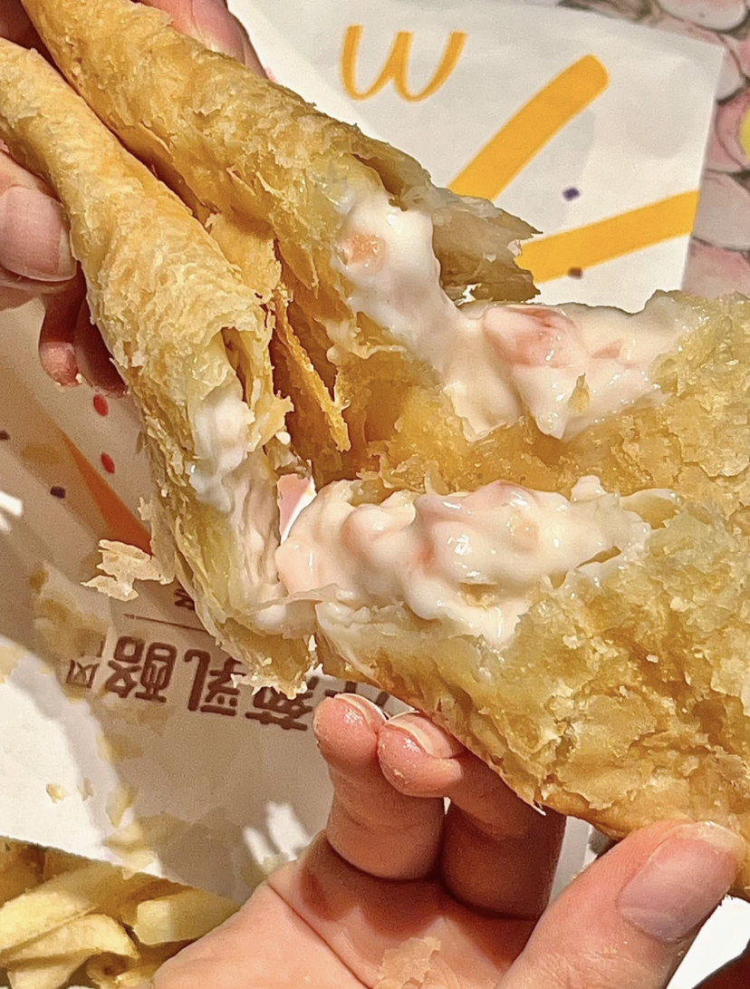 一入口就能品尝到酸酸甜甜的口味,再加上满满的白桃果酱,会有爆浆的口感哦!