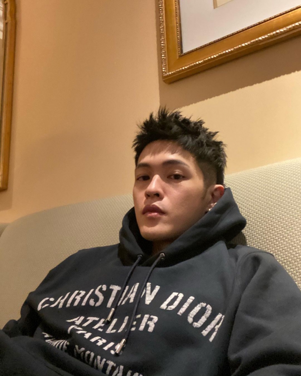 苦苦哀求了男友许久才答应出演