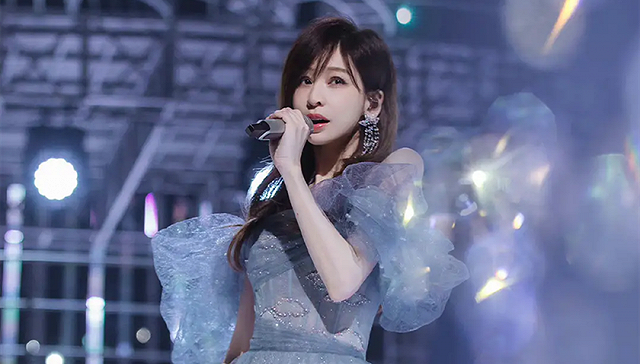 “王心凌总冠军出道”这个词条登上热搜第一之后,舆论风向似乎有新的变化,甚至引起了部分网友的反感和愤怒。