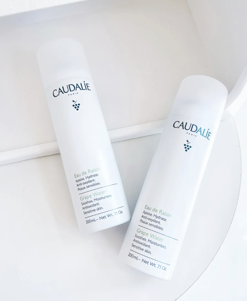 沙漠大干皮必备的大葡萄补水喷雾，有着天然抗氧力的葡萄多酚成分，可以提高肌肤的耐受度。