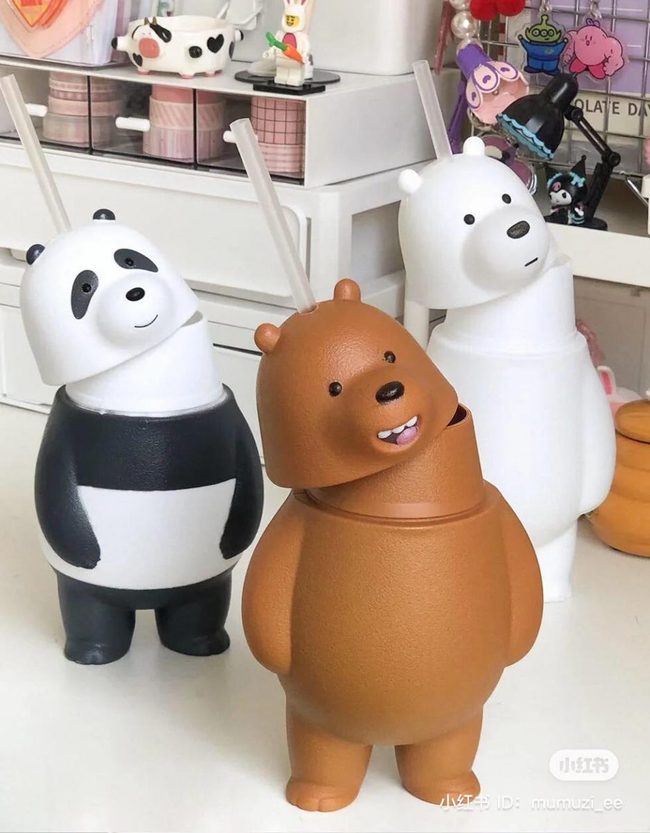 三个主人公都化身随身携带的冷水杯