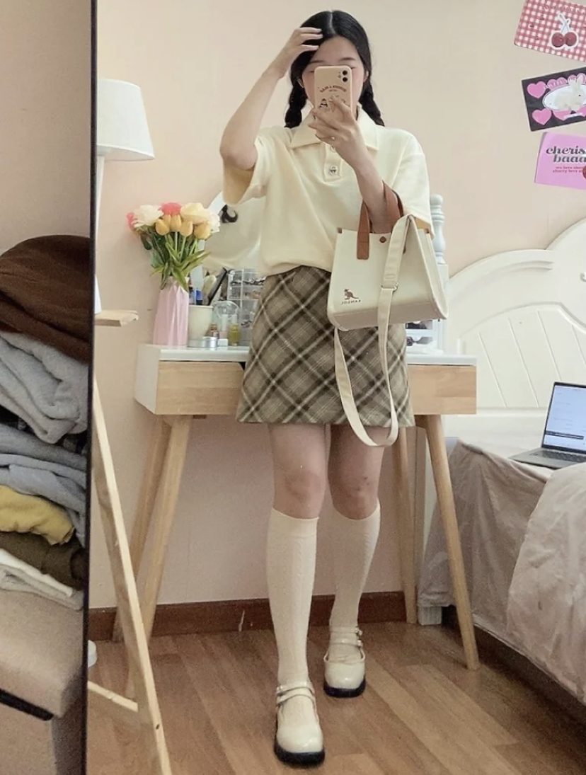 喜欢少女风元气穿搭可以搭配短裙！