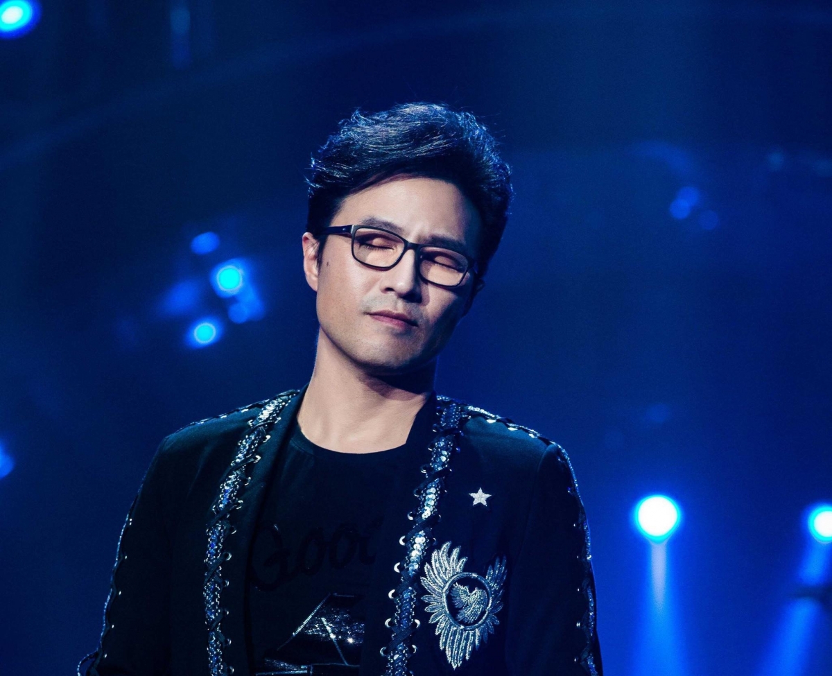 很多网友认为汪峰不会来,但有传其实他已经确认了,但是最终因为与其他录制节目时间冲突而临时选择退掉了。