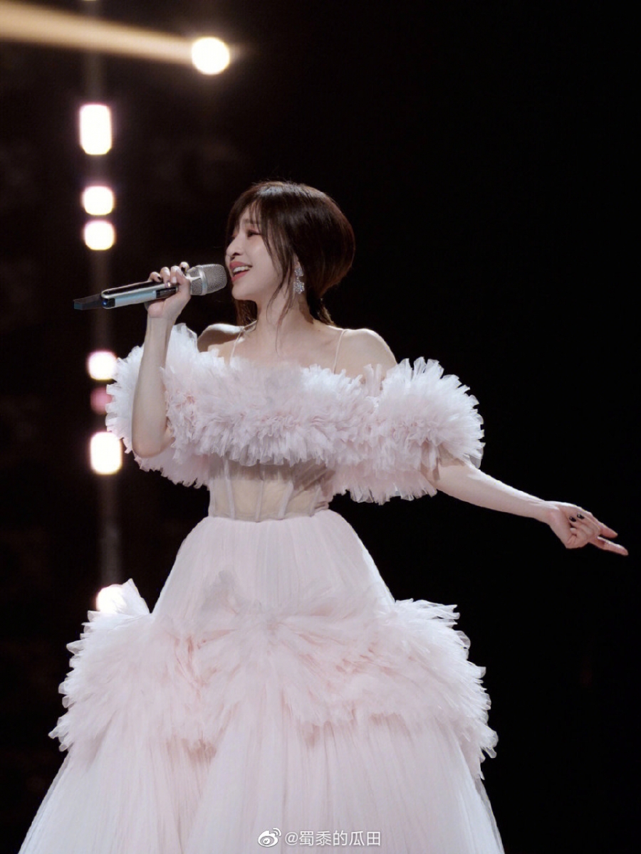 希望节目组体谅各位姐姐,毕竟大家也是经历了千辛万苦,才拿到了最终的好成绩。