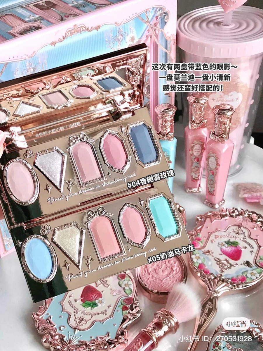 花知晓。眼影盘