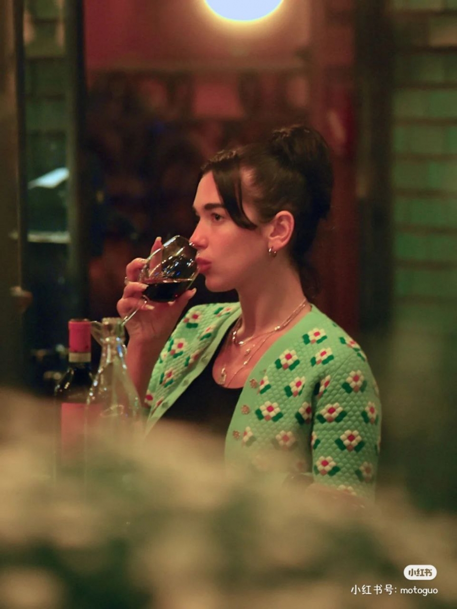 Dua Lipa也穿过motoguo花花针织开衫