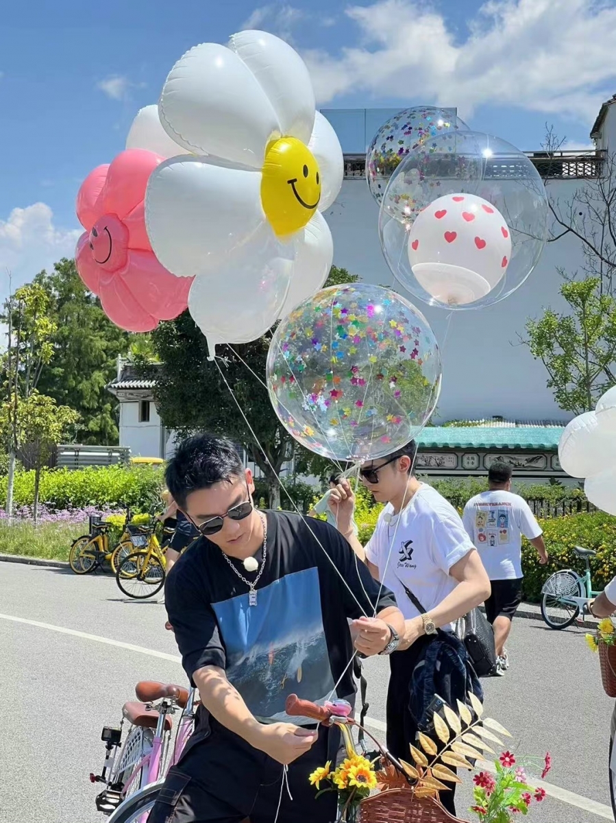 相信有郑恺这位“气氛担当”助阵,节目一定不会冷场~