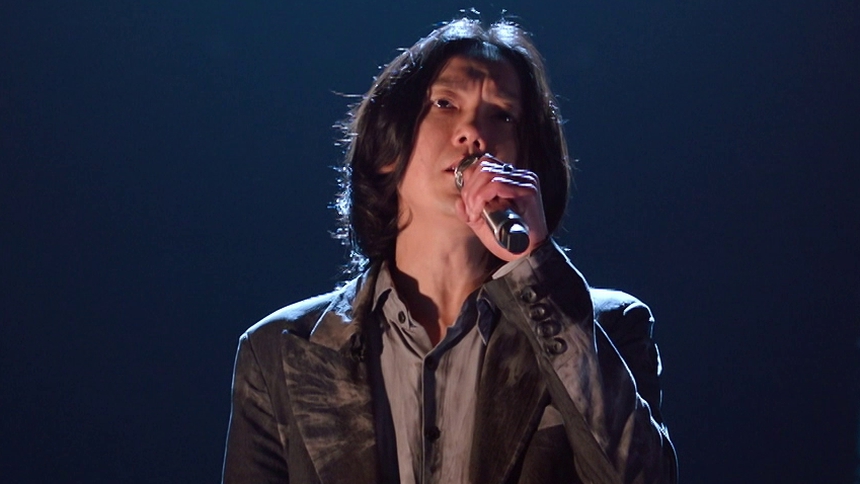 如今重新回归幕前的黄义达,凭借歌曲《那女孩对我说》拿下无数奖项