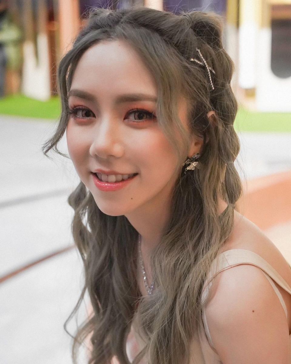 带着《启示录》新专辑重返乐坛