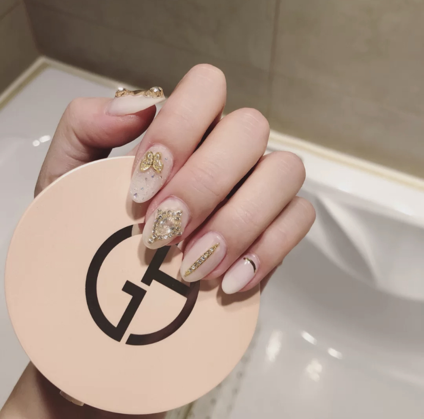 高级的外表搭配樱花粉色,秒收下无数个少女的心~