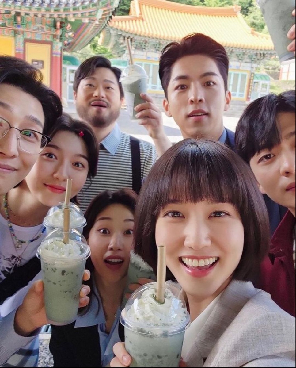 全剧几乎没有坏人,展现人与人之间最善良纯真的一面~