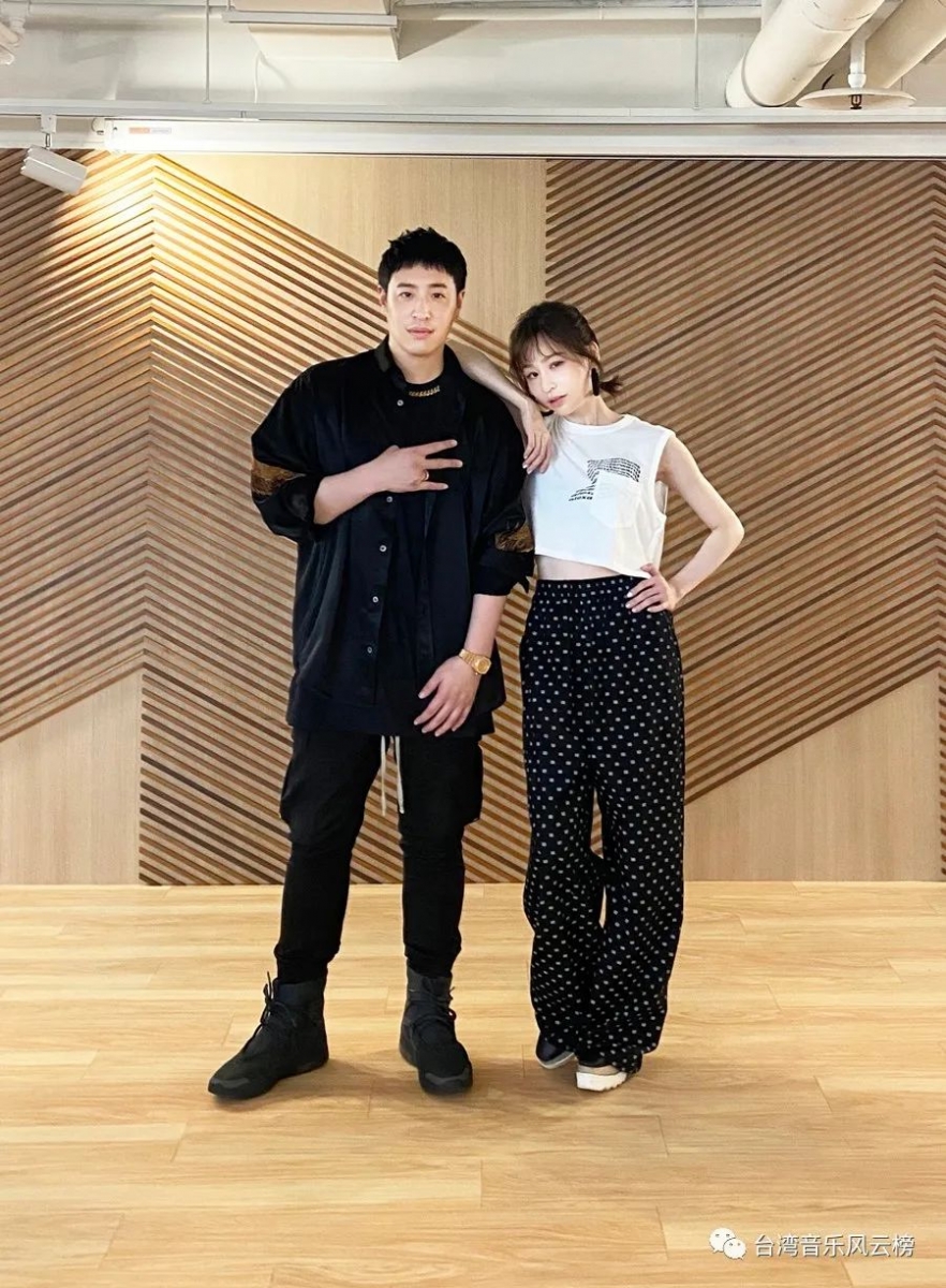 因此,潘玮柏也很有机会和王心凌一样“再度翻红”!