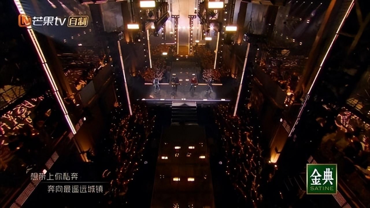 上下二楼也有观众席