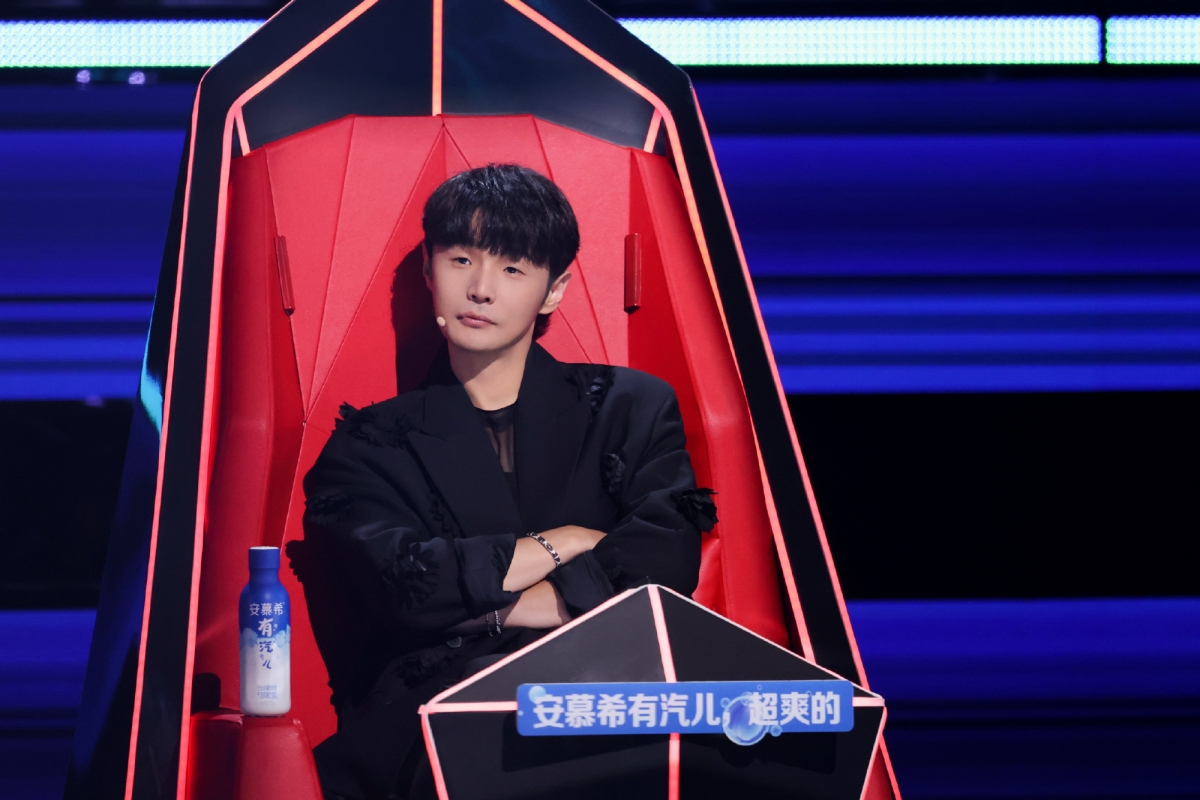 太过活跃得罪李荣浩粉丝