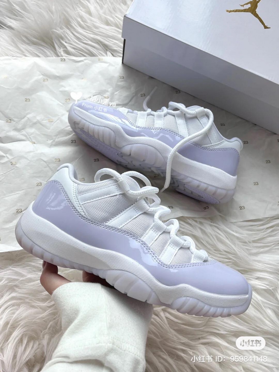 「淡薰衣紫」漆皮为整个鞋的轮廓曲线