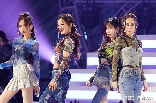 同样也都是王心凌队的成员