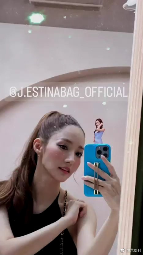 晒出一组工作侧拍美照。