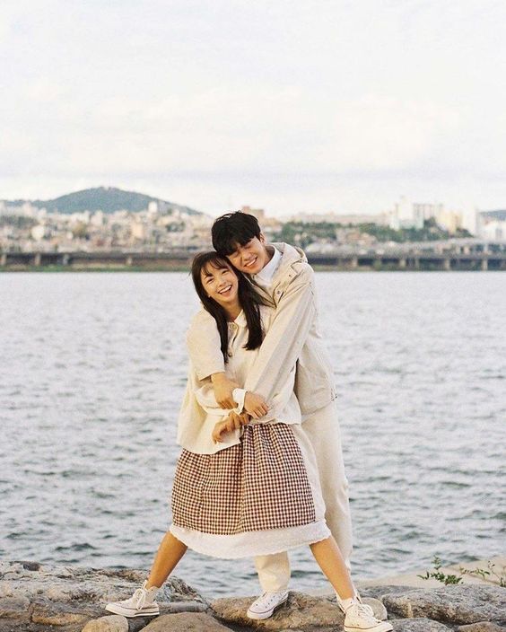 持续性享受单身 间歇性渴望恋爱