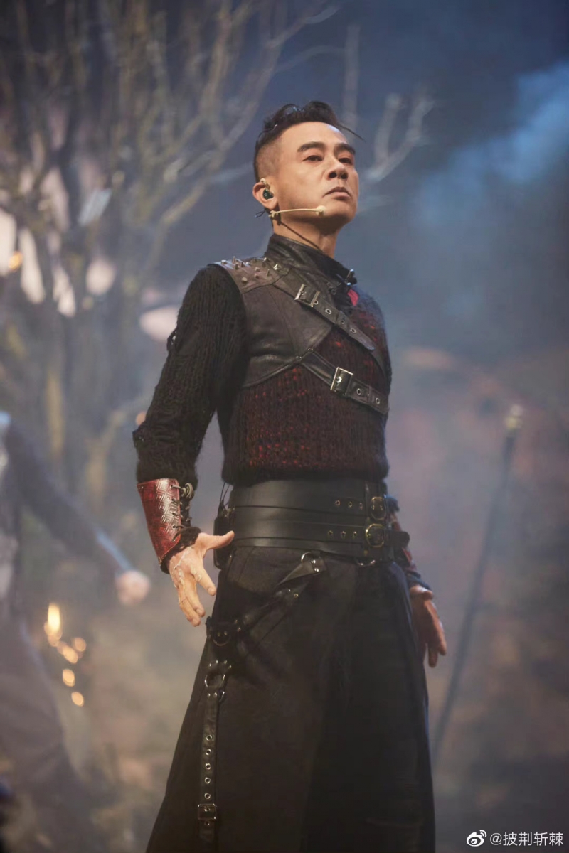 据悉在三公时,陈小春队将加入了杜德伟