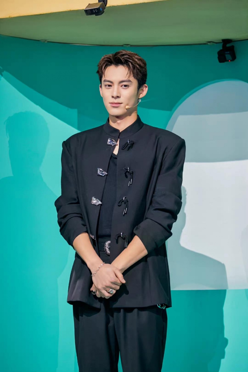 王鹤棣在现场还原了经典的台词