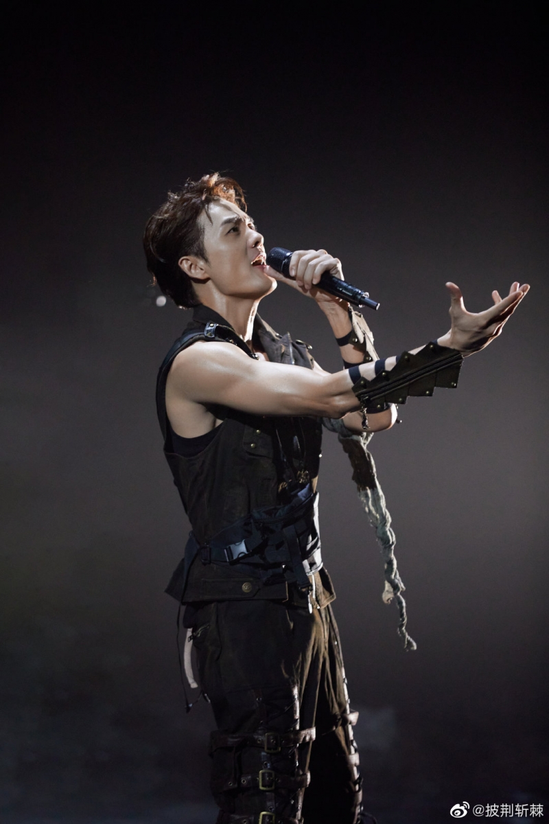 在这两位哥哥诞生