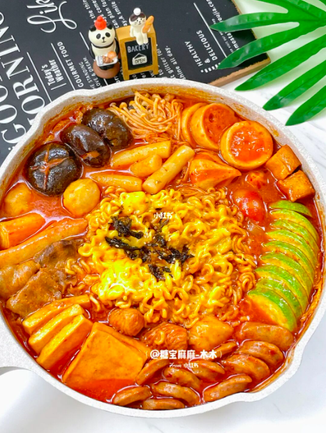 5、韩式部队火锅拉面