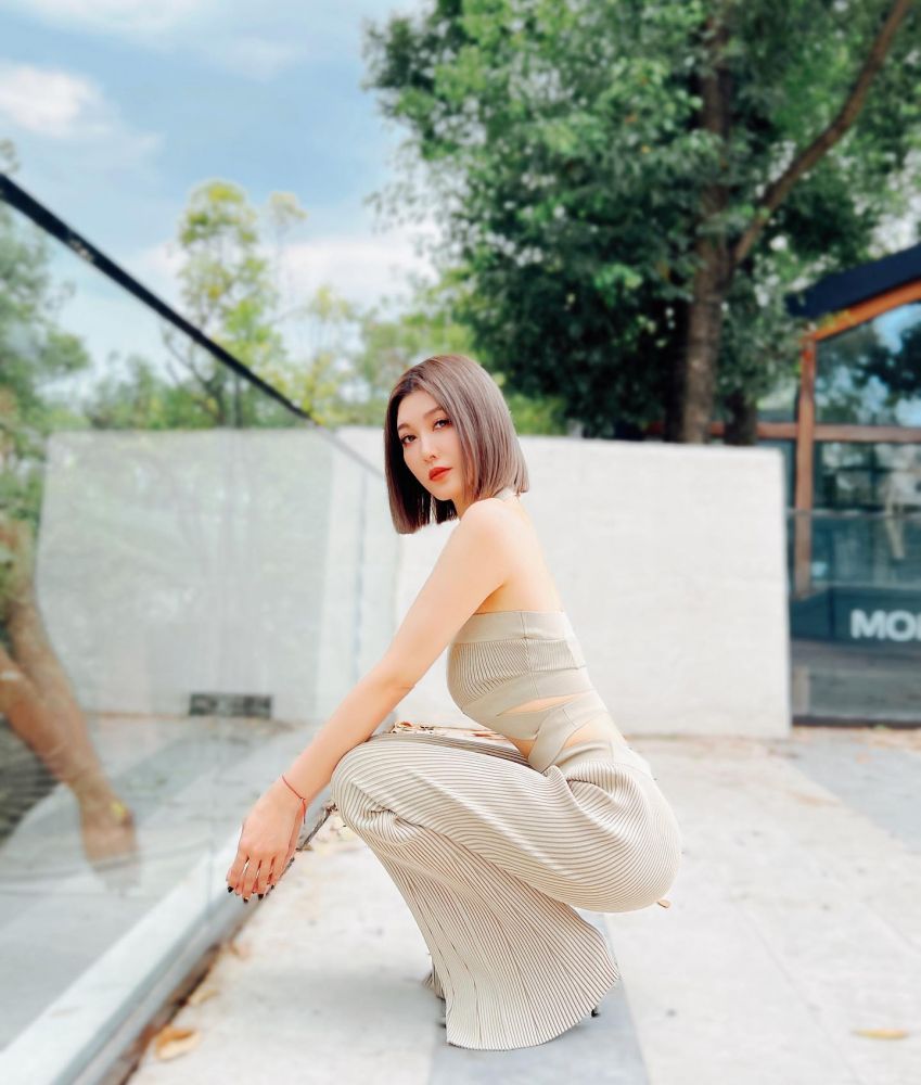 李彩桦还曾自曝,早在多年前就有几位富二代追求她