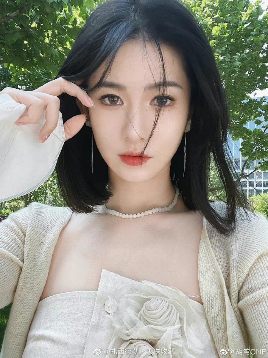 李易峰事件被扒出来后,爆料者网红「湾湾」也成为全场焦点