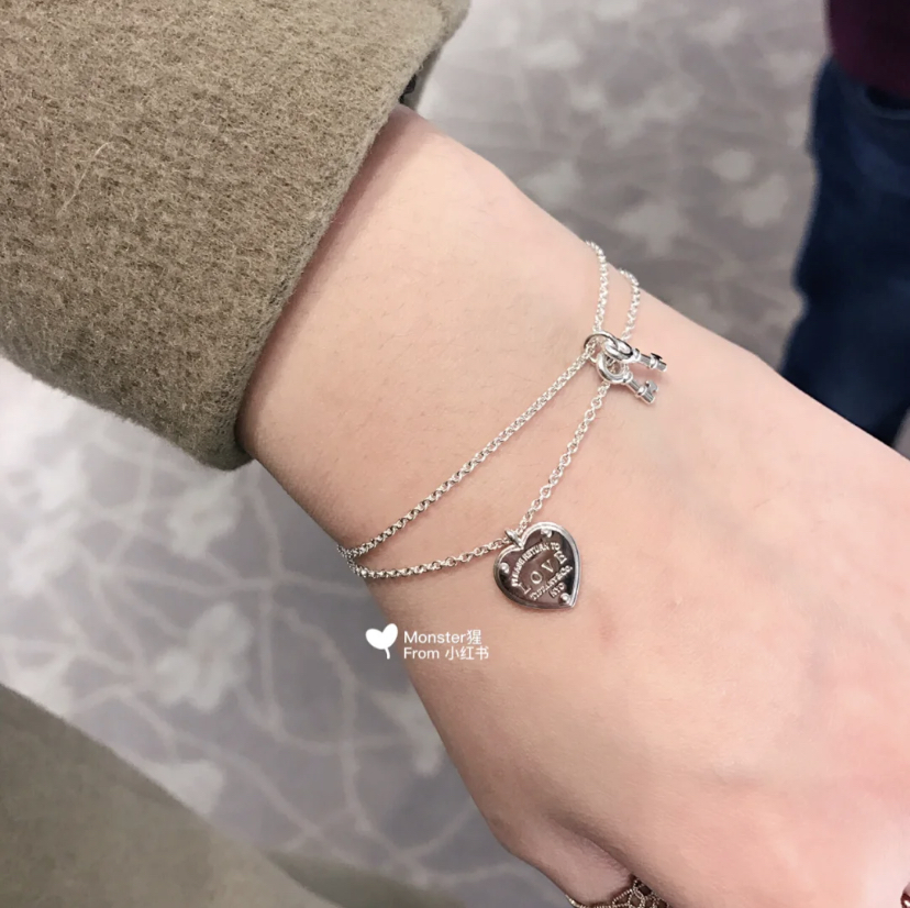 属于比较纤细的链条设计适合手腕小的女生