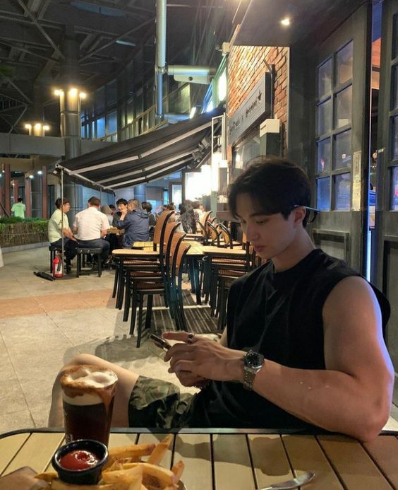 渣男经典表现：四、面子大过天