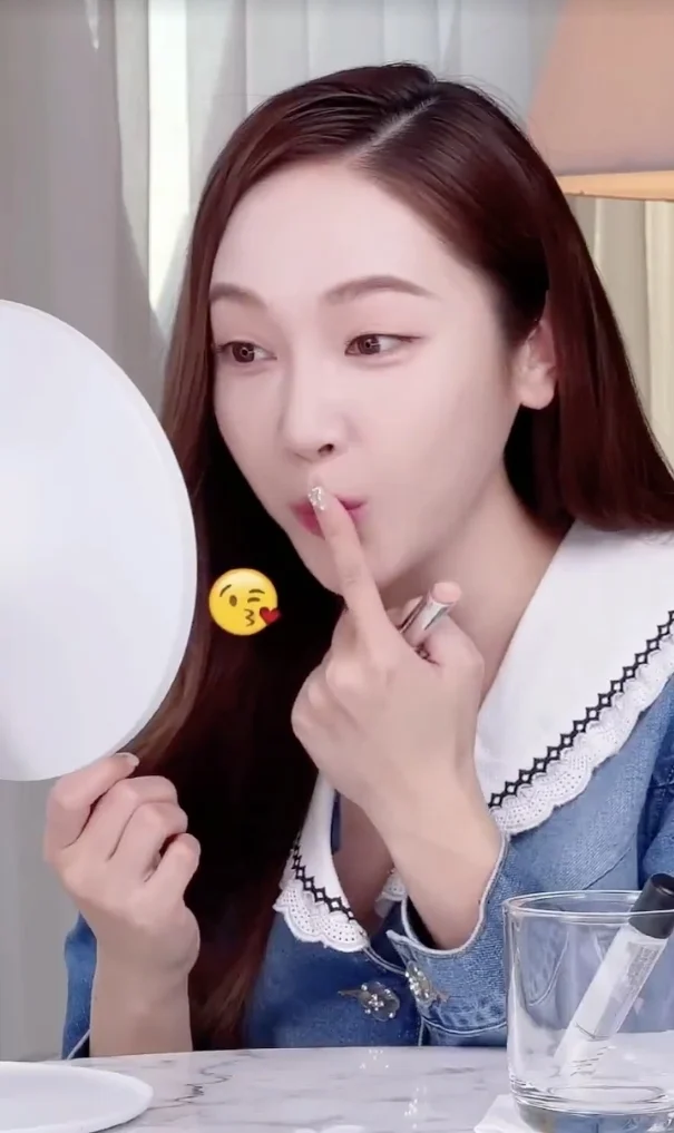 Step 2：裸色模糊唇线