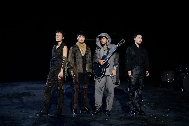 由吴建豪、吴克群、潘玮柏和王大陆进行表演《心如止水》排在上半场第一位。