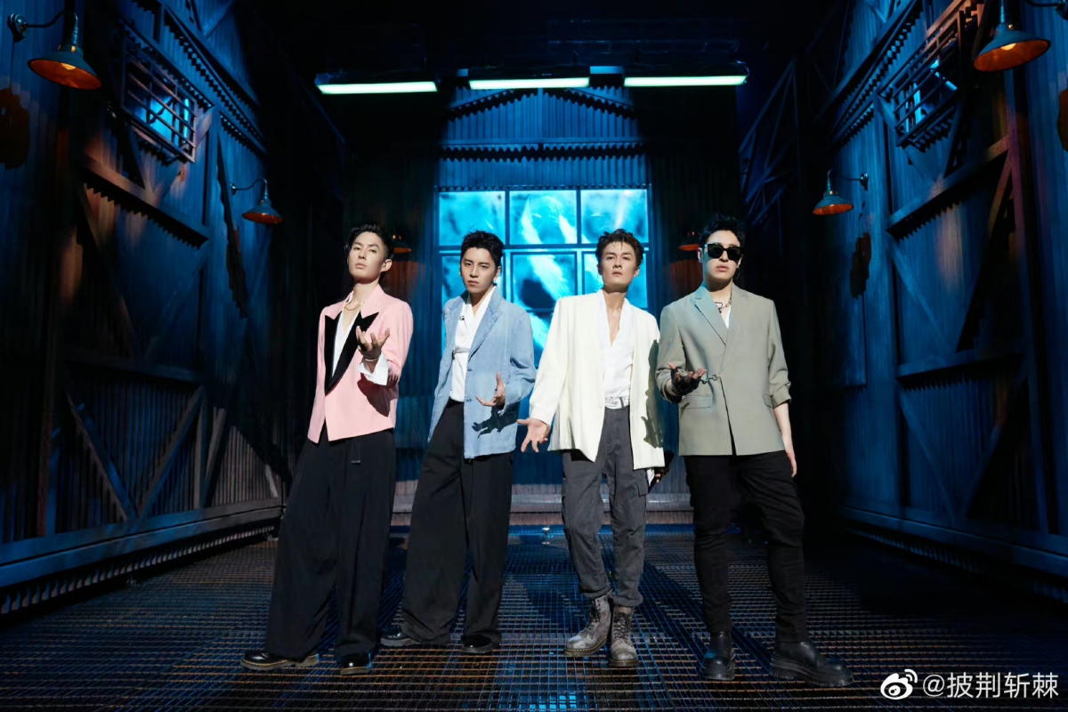 五公吴克群可以保留队形