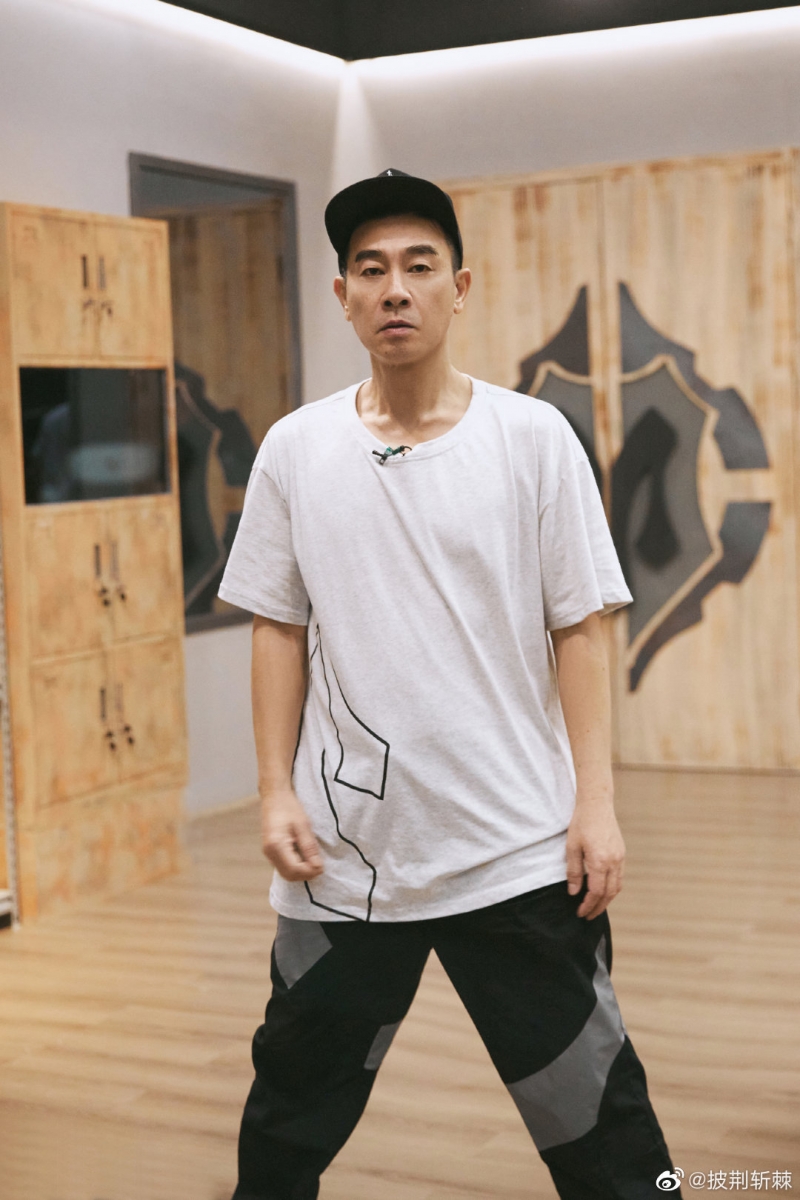 不再要小部落作战对抗,这无疑是要提升整个团队的凝聚力