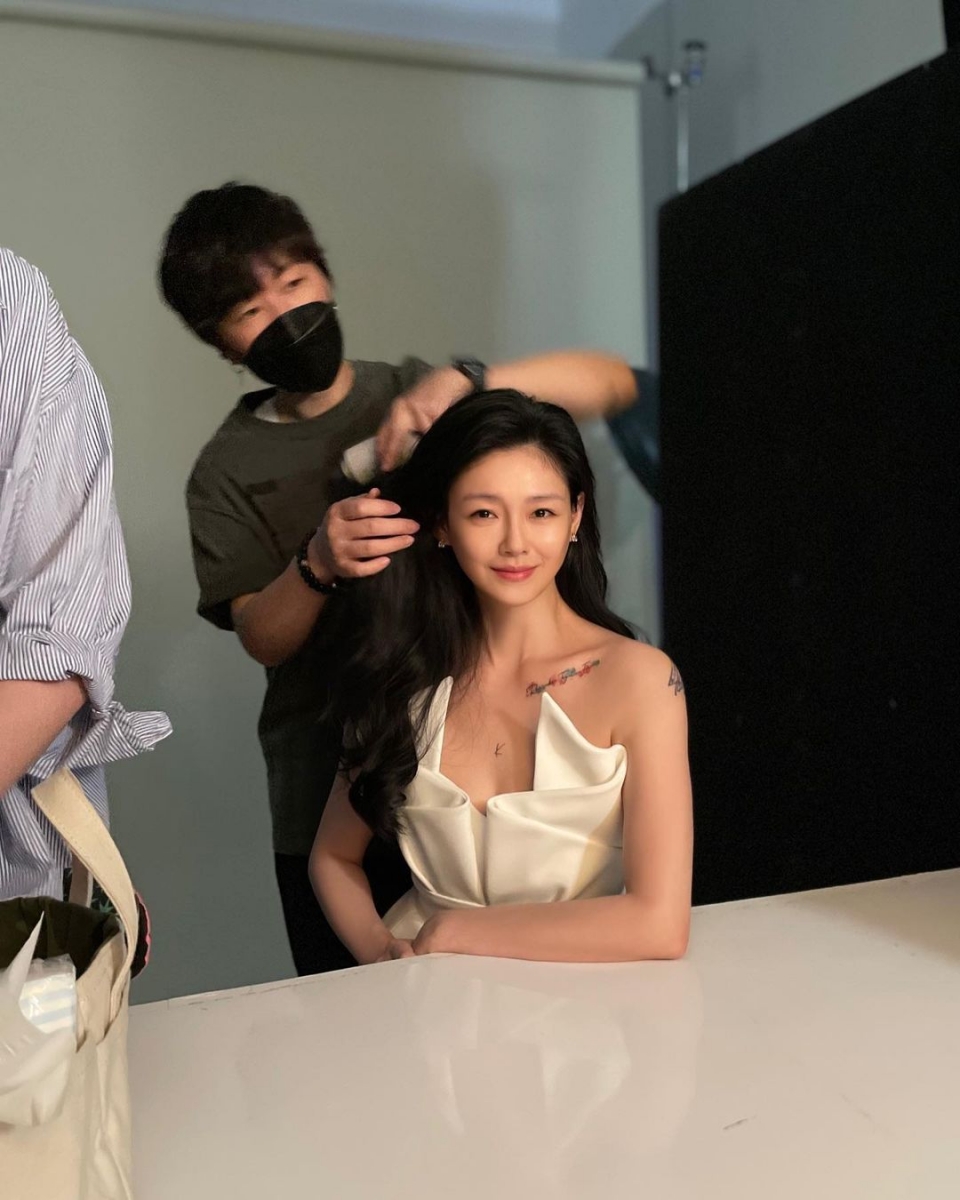 1、坚持用冷水洗脸