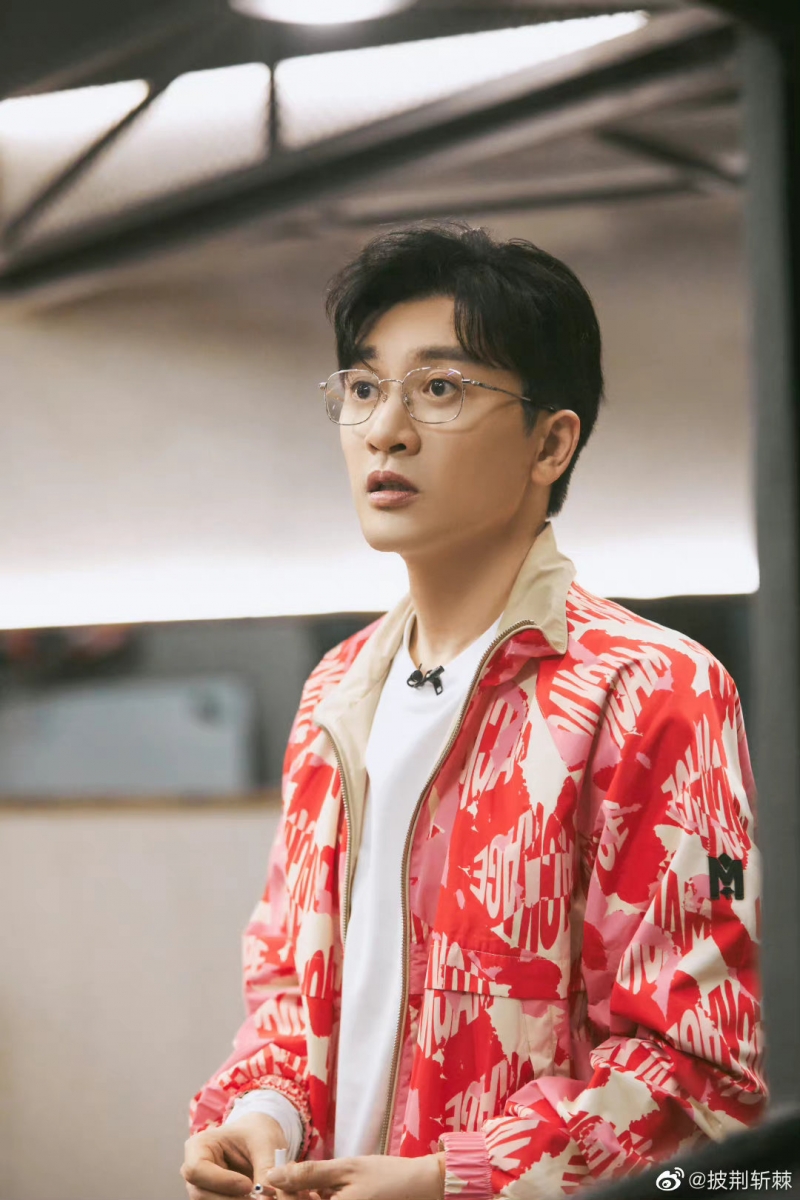 弄一个锅给他背