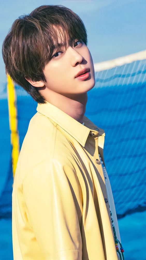 「如果将男性理想的五官和脸型结合起来,就会得出 Jin 的长相」