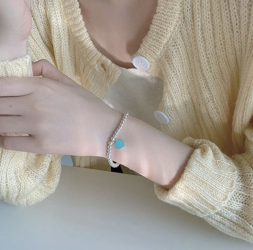 迷你的爱心牌分别有蒂芙尼蓝、粉色和红色选择哦!