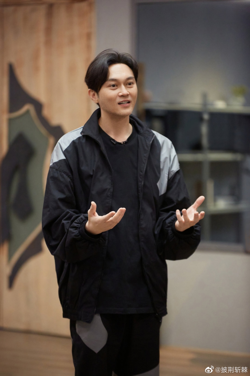 初代哥哥们的加入一起角逐 C 位宝座明显是不公平的